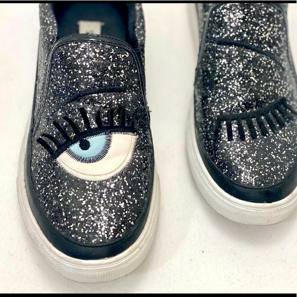 Steve Madden Glitter *Winking Eye* sz8